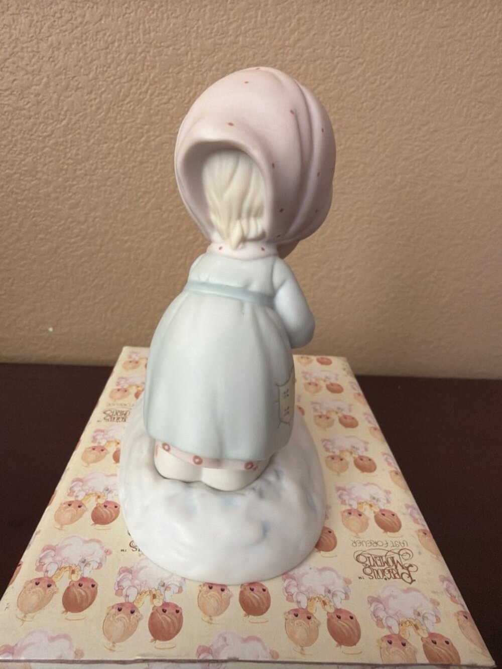 Lot of 2 Precious Moments "February" Figurines 109991 & 261246 w/Boxes - Picture 6 of 15